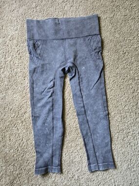 Athleta Recharge Crop Leggings Grey Acid Wash L